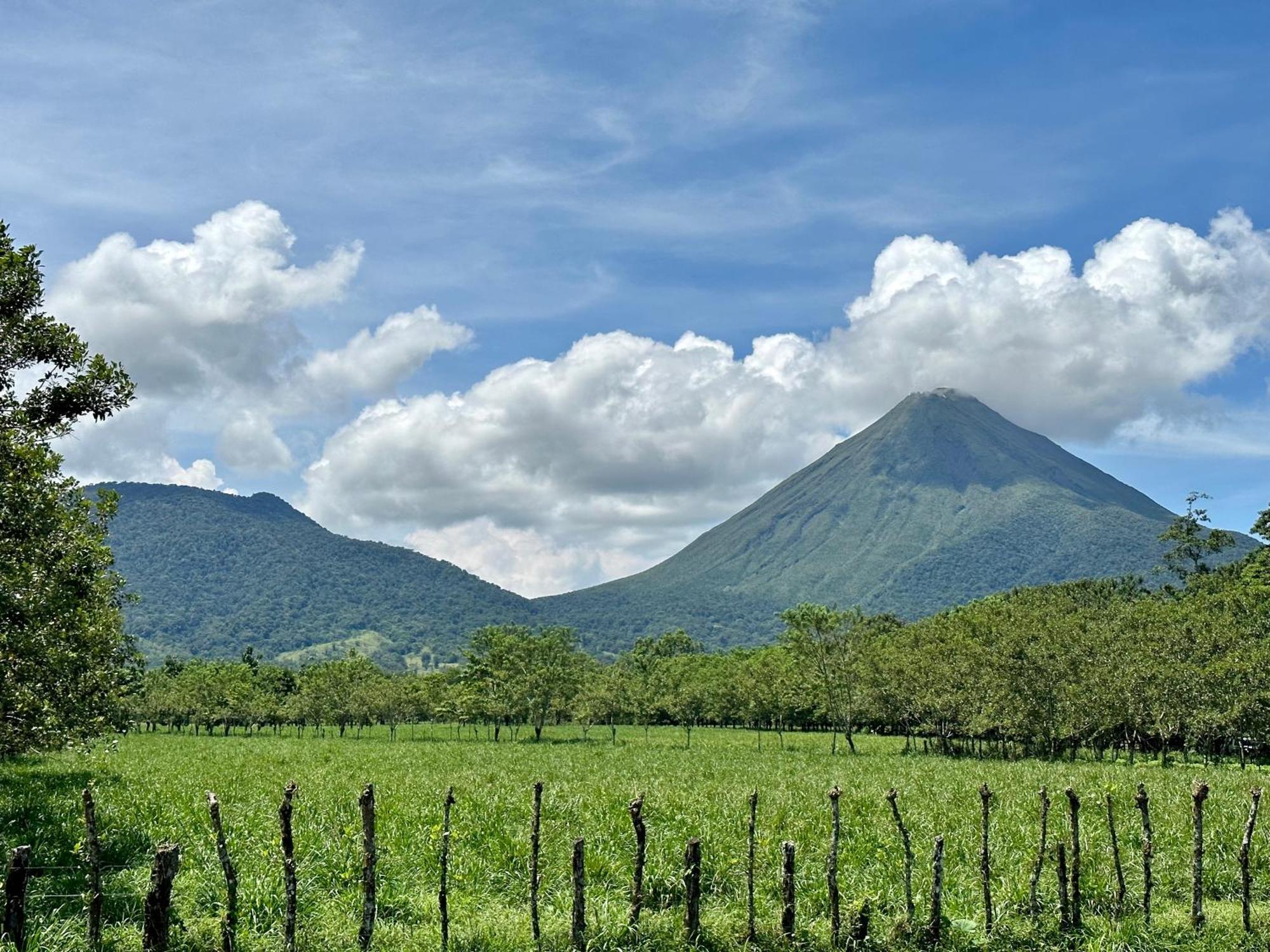 Oasis Arenal Villa Pool & Arenal Volcano View La Fortuna Екстериор снимка